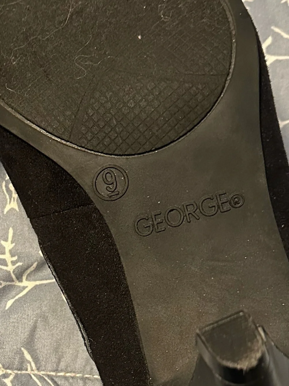 GEORGE size 9 BLACK Heel shoes with Patent Strap
